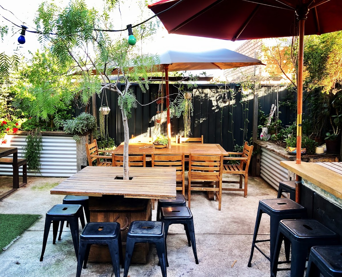 Sadie Black Cafe