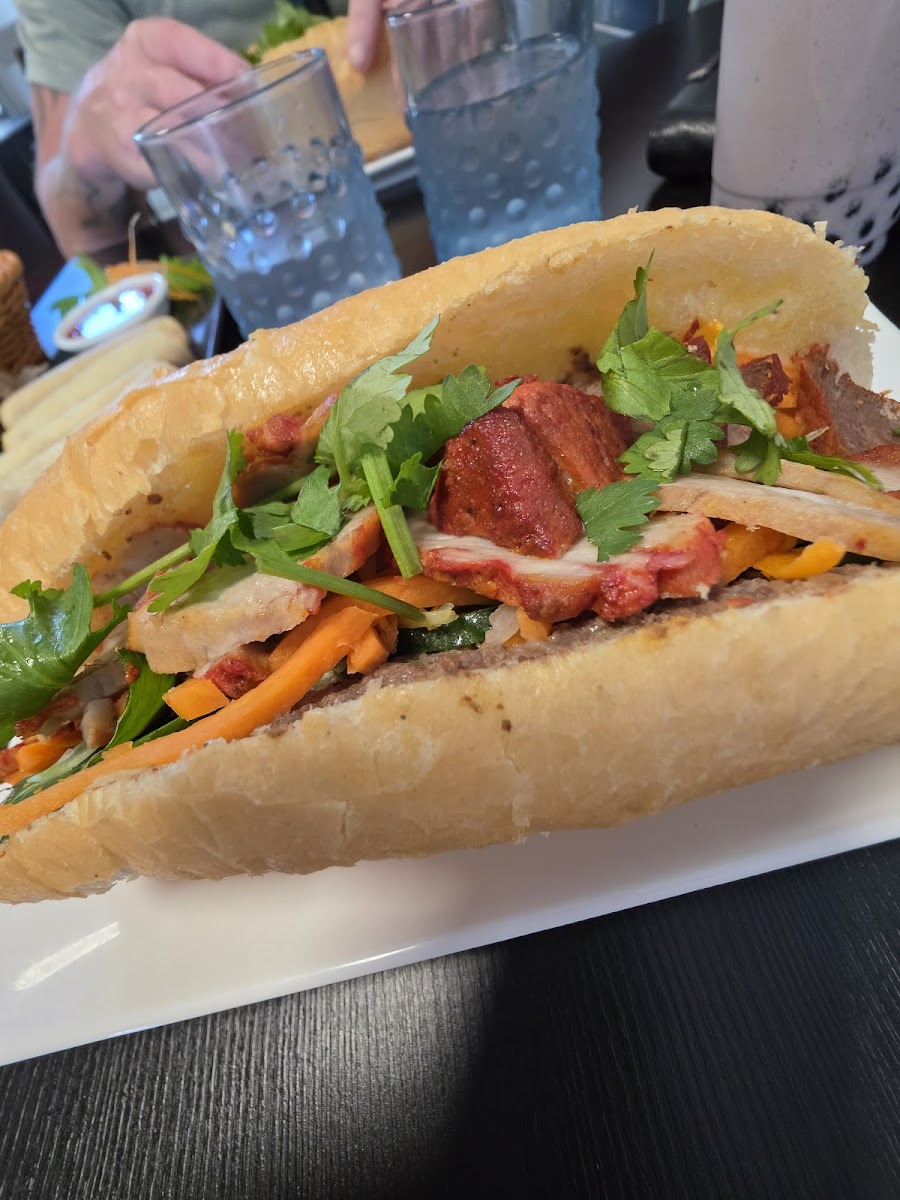 Saigon Palace Cafe - Vietnamese Restaurant Photos 2