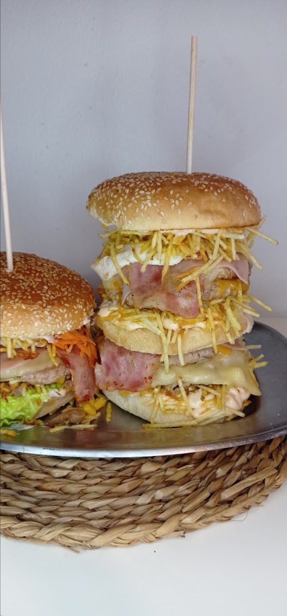 Saltysweet “A Preta” (Pão Com Chouriço Xxl)