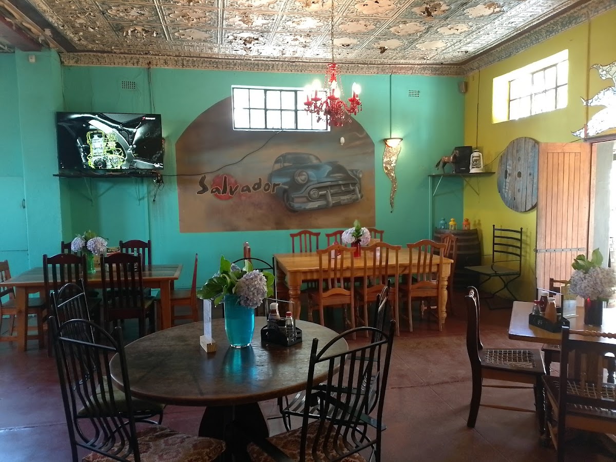 Salvador Restaurant & Pub