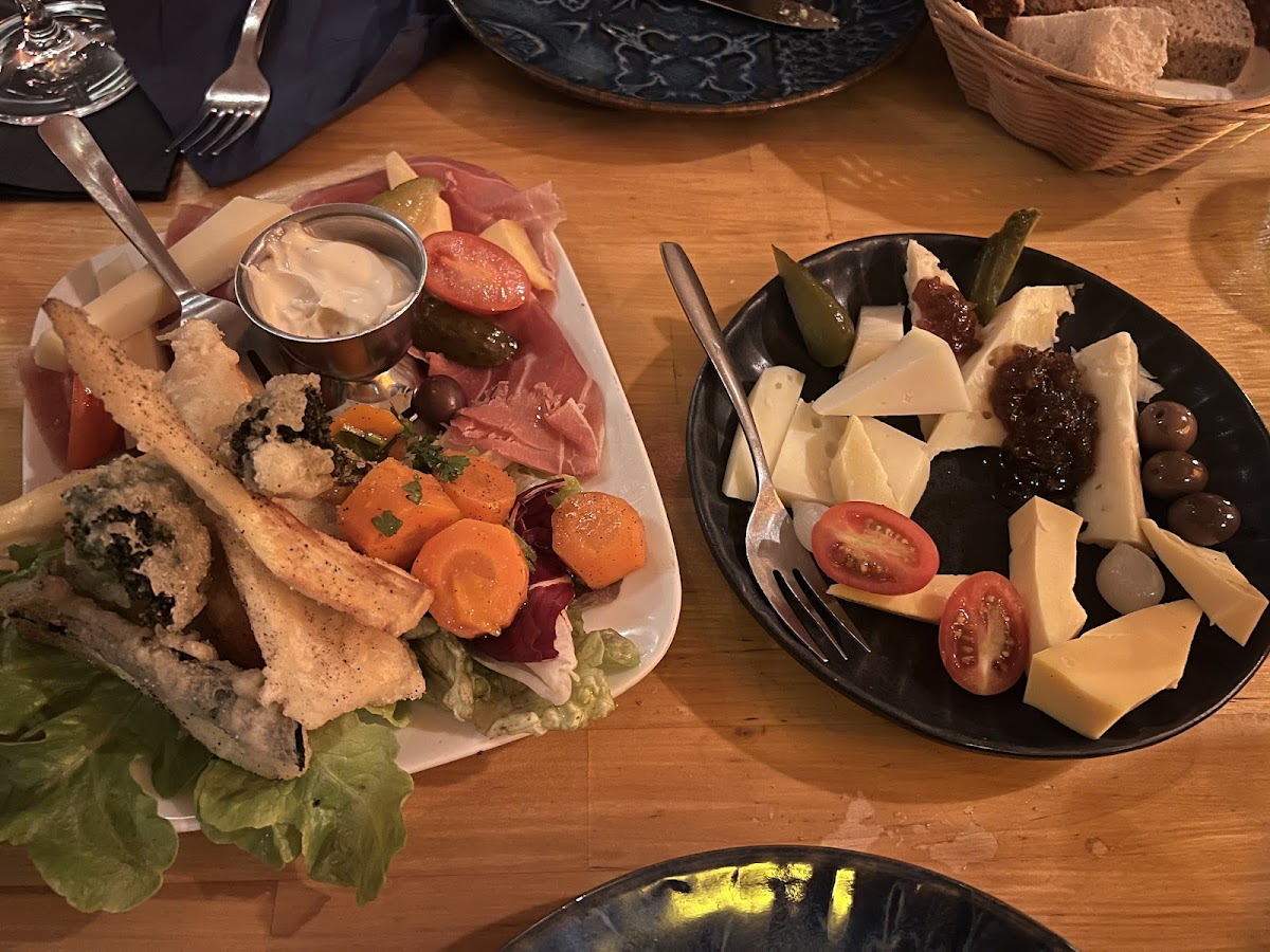 Saudade | Weinbar + Shop Photos 2