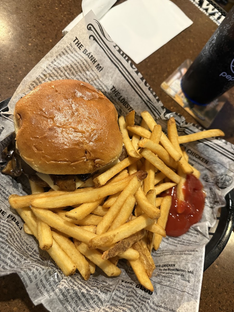 Sauers Old Fashioned Pub & Grill Photos 2