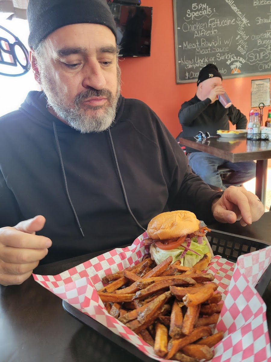 Schneider’S Trailside Pub And Grill Photos 2