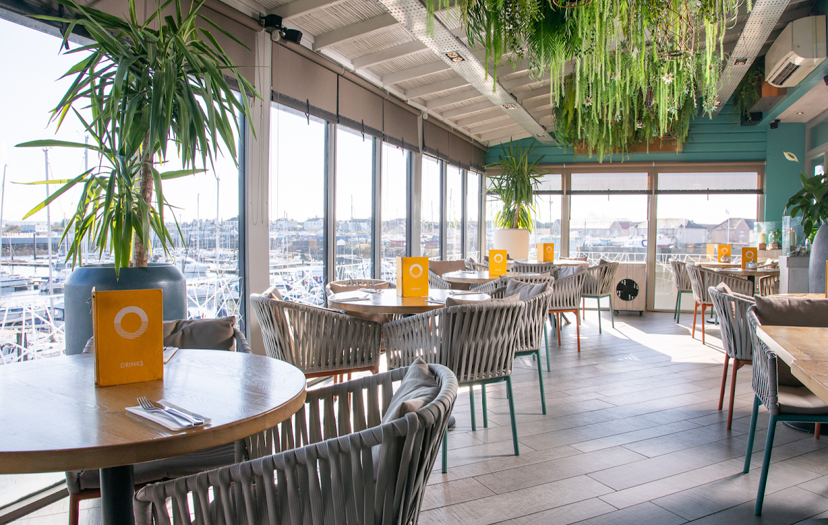 Scotts Bar & Restaurant