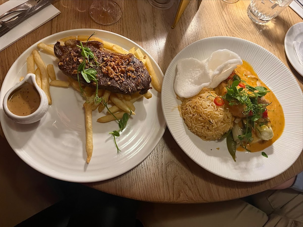 Scotts Bar & Restaurant Photos 9