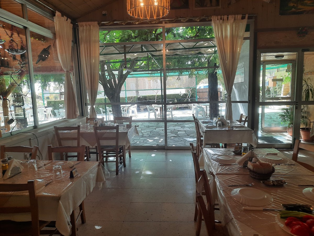 Sequoia Tavern Pera Pedi