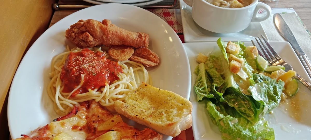 Shakey's Pizza Parlor - Iriga Photos 9