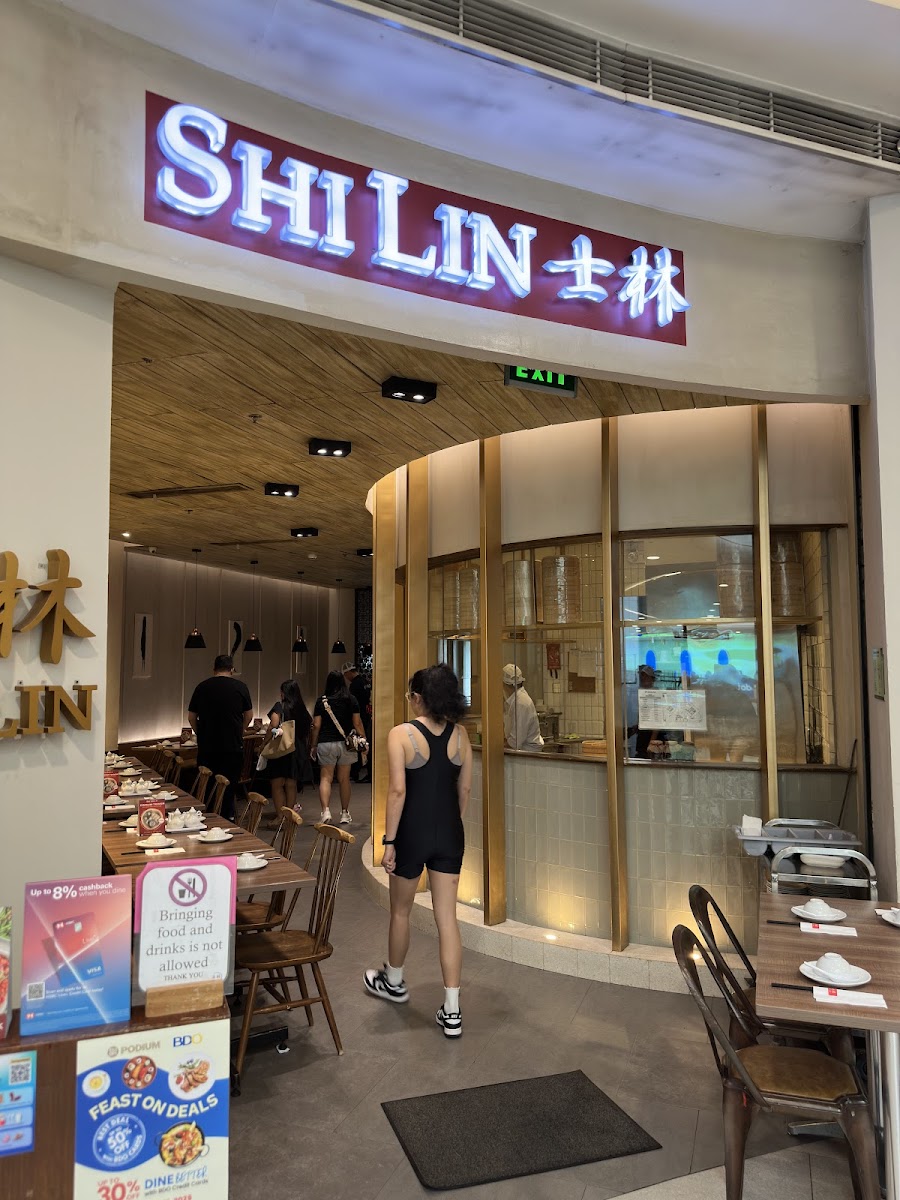 Shi Lin Podium