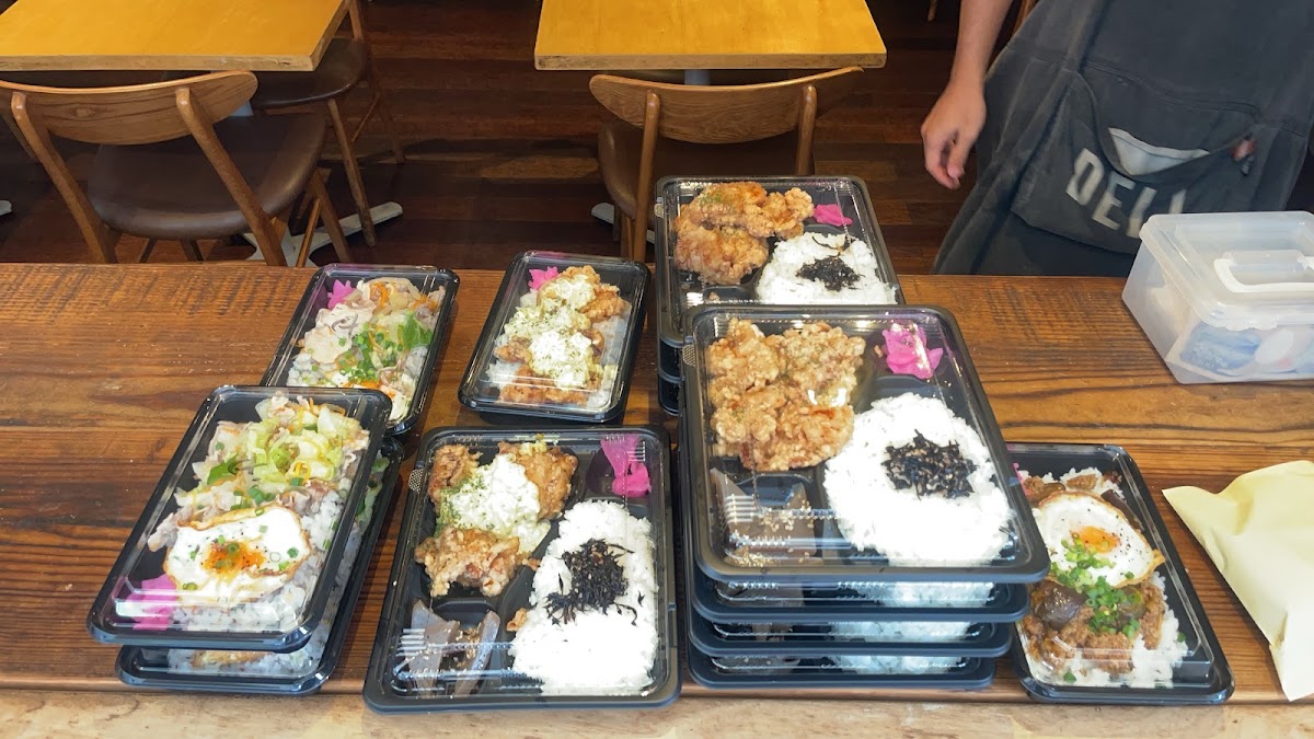 Shimashima Cafe Photos 2