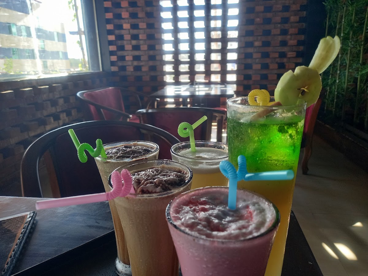 Signature Cafe Khulna Photos 9