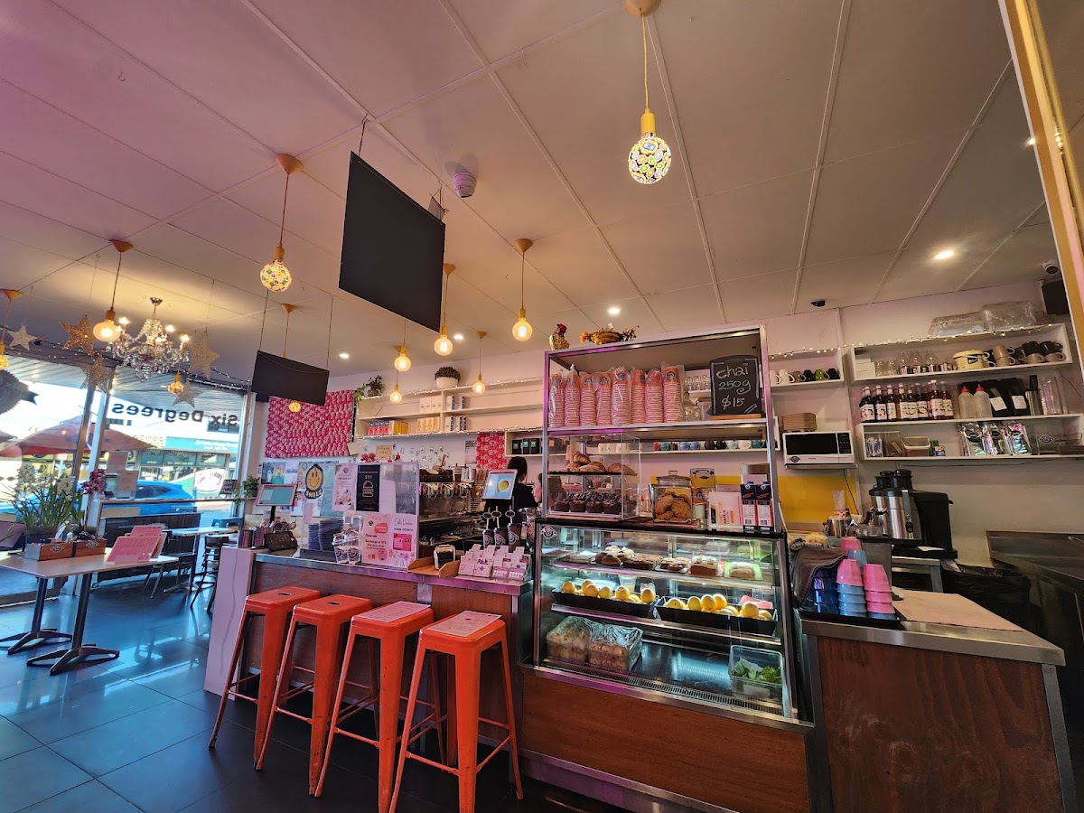 Six Degrees Cafe