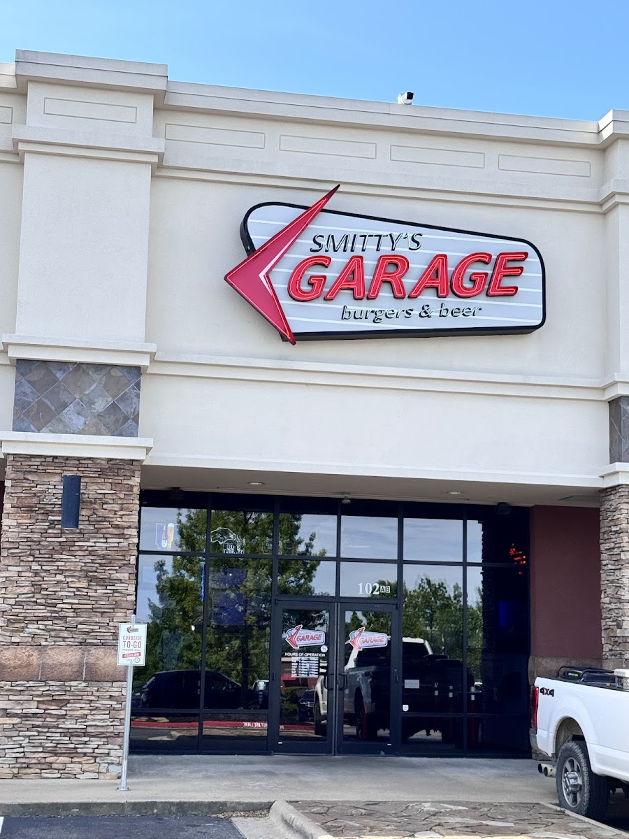 Smitty's Garage Burgers & Beer Photos 2
