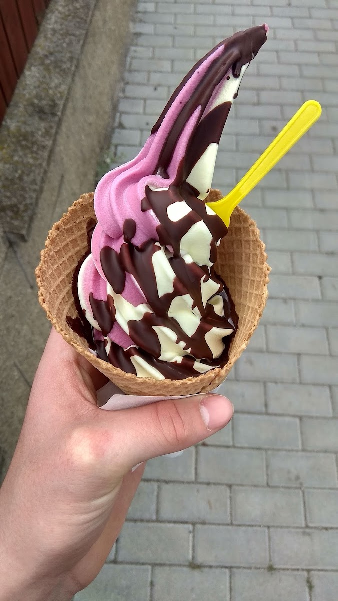 Soft Serve Ice Cream Photos 9