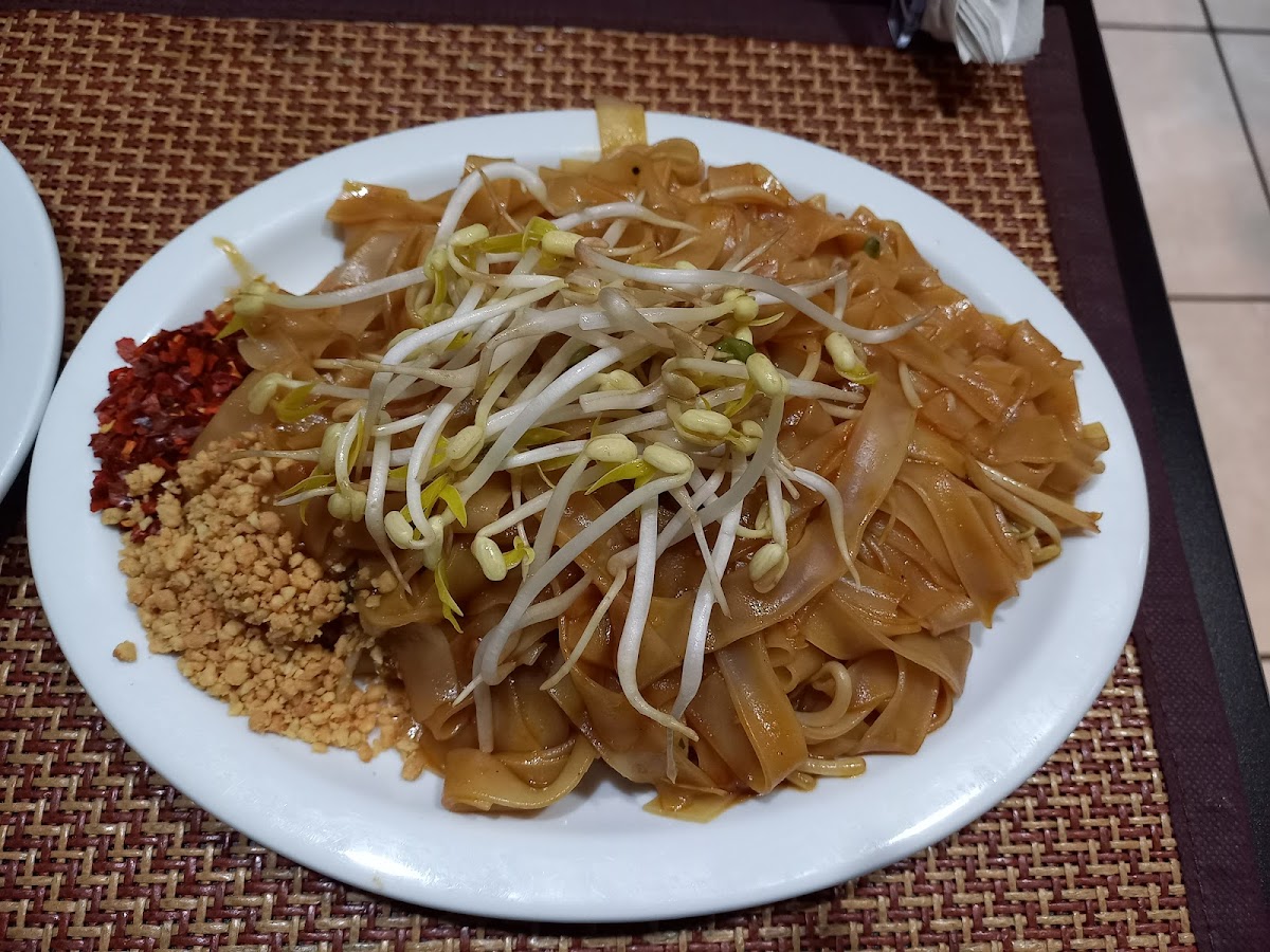 Sombat's Thai Cuisine Photos 9