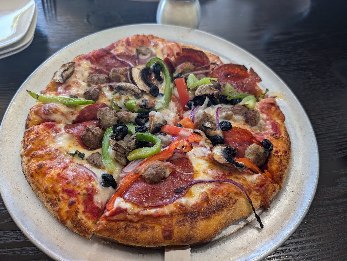 Sorianos Pizzeria Photos 9