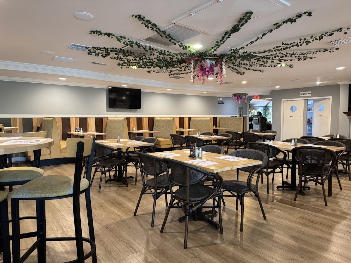 Sorrento's Bar & Grill