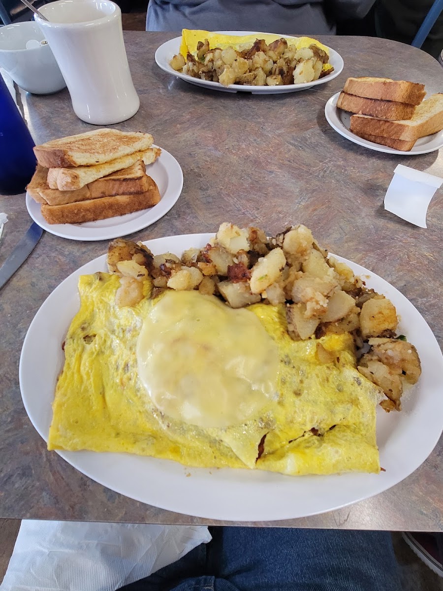 Spready Oak Country Cafe Photos 9