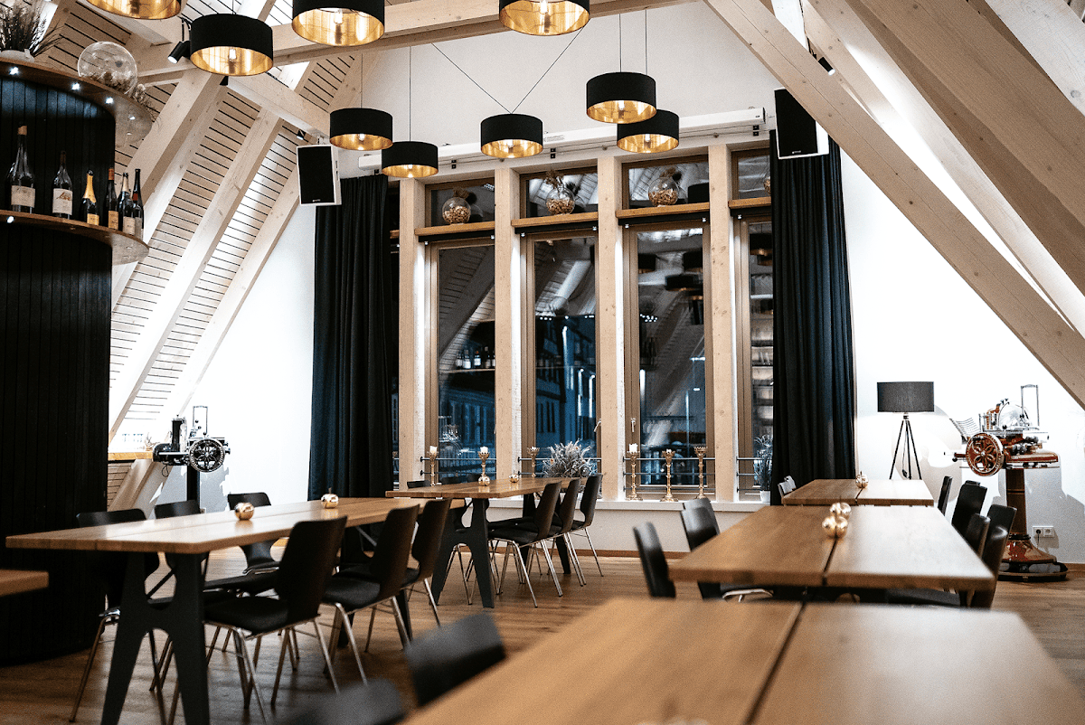 Stadthotel Waldhorn | Restaurant Holz & Feuer