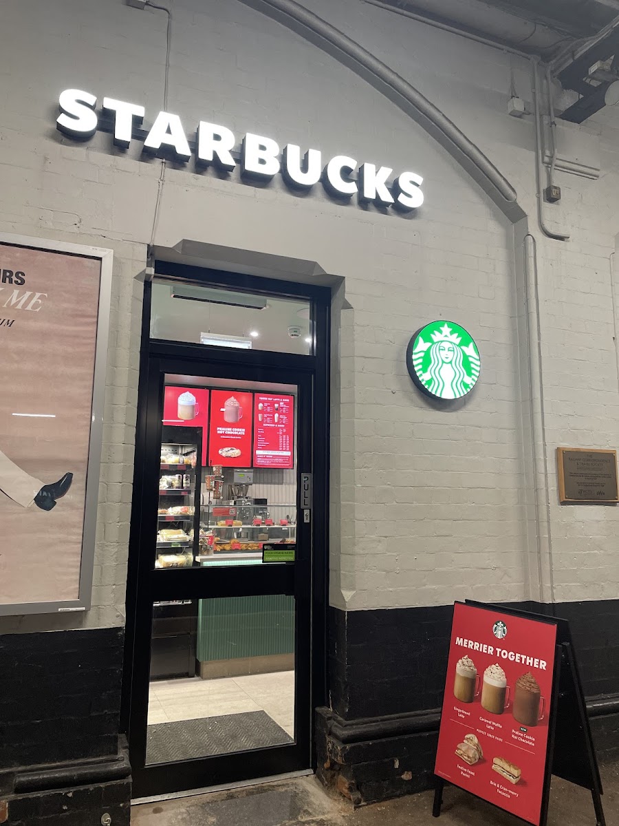 Starbucks, Cheltenham Station Photos 2