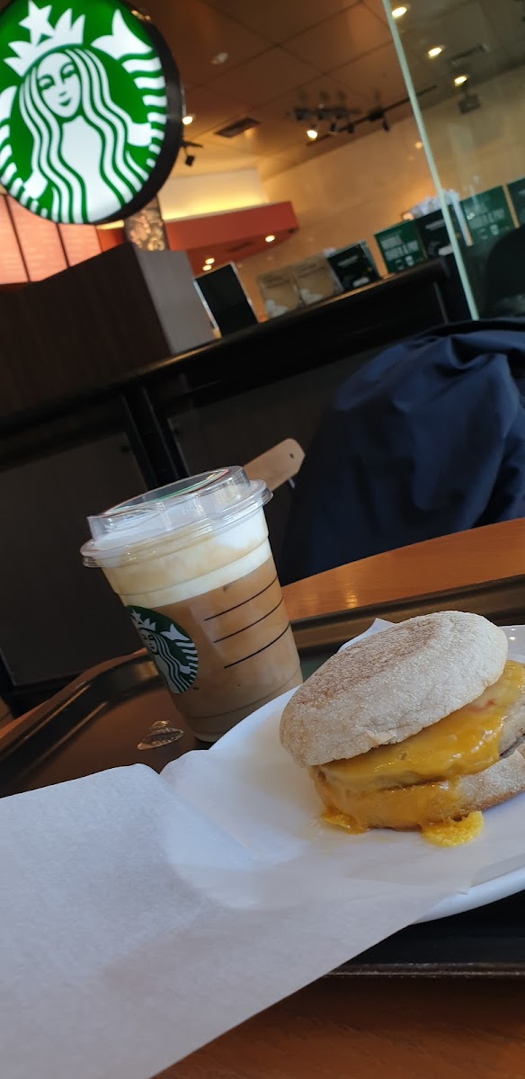 Starbucks Coffee - Suidobashi Koraku Mori Building Photos 9