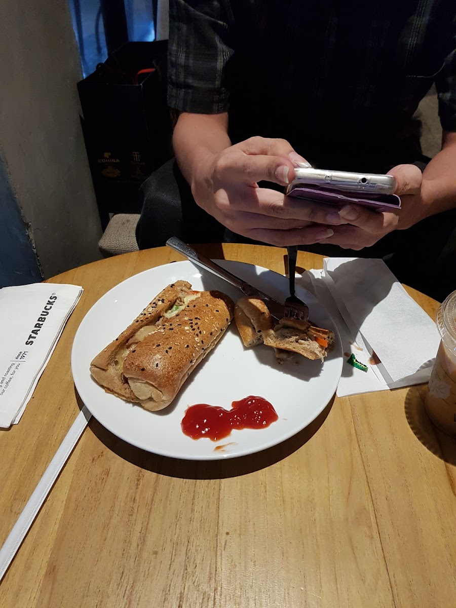 Starbucks - Gubeng Photos 9