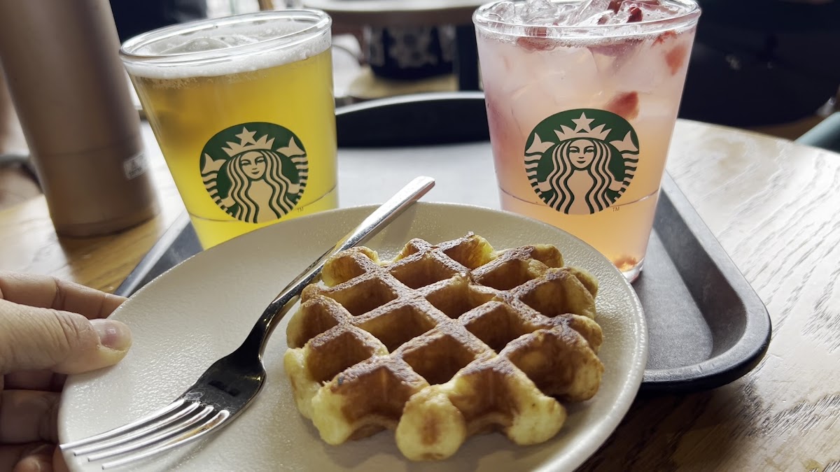 Starbucks Pingtung Shop Photos 2