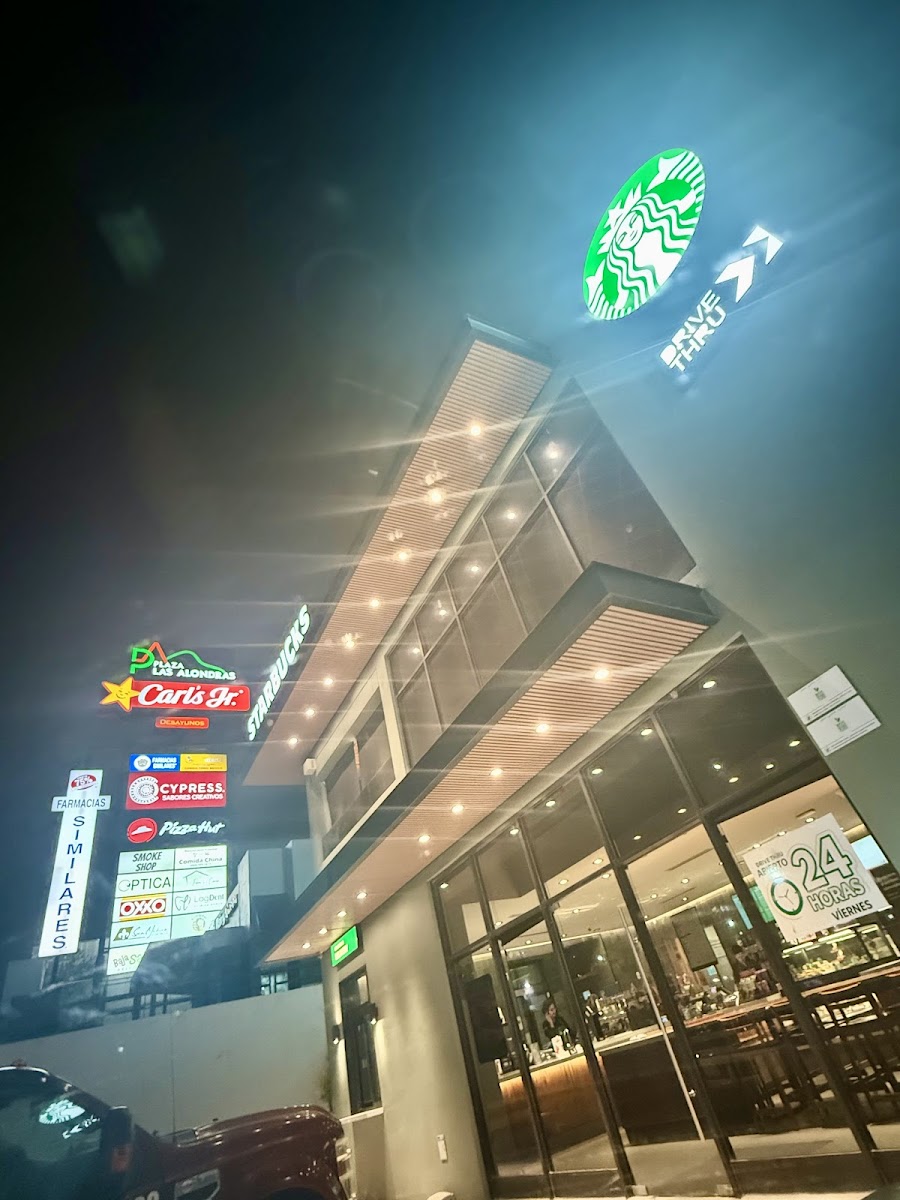 Starbucks Plaza Las Alondras Dt Photos 9