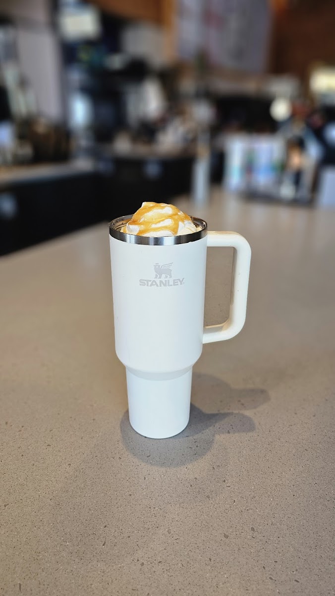 Starbucks Plaza Los Robles Photos 9