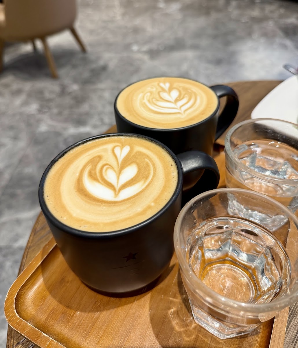Starbucks Reserve™ Hopewell Centre Shop Photos 2