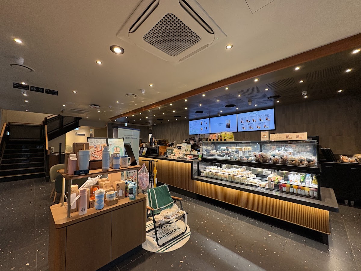 Starbucks Sin-Apgujeong Photos 2