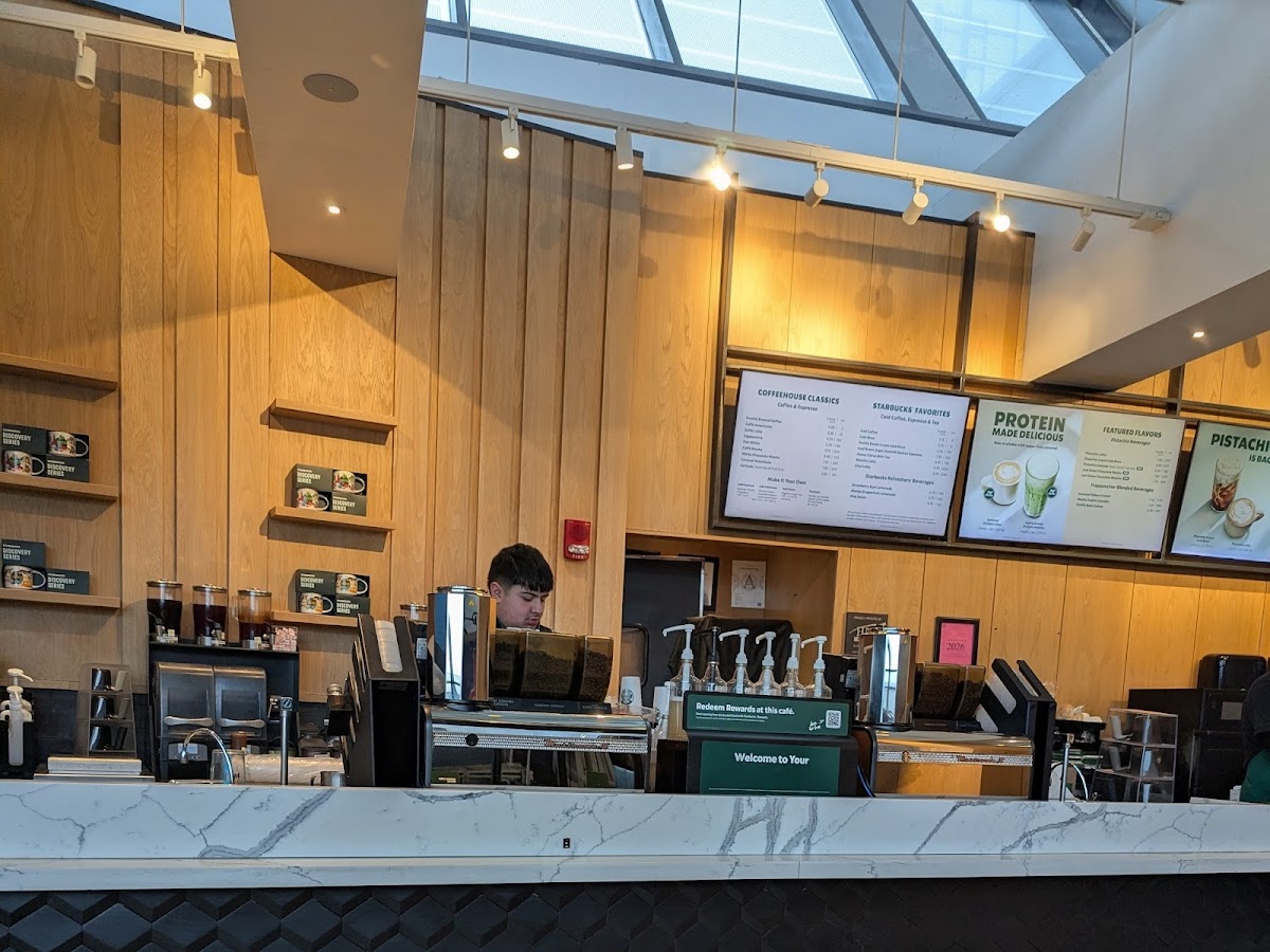 Starbucks Terminal B Gate 11 Photos 2