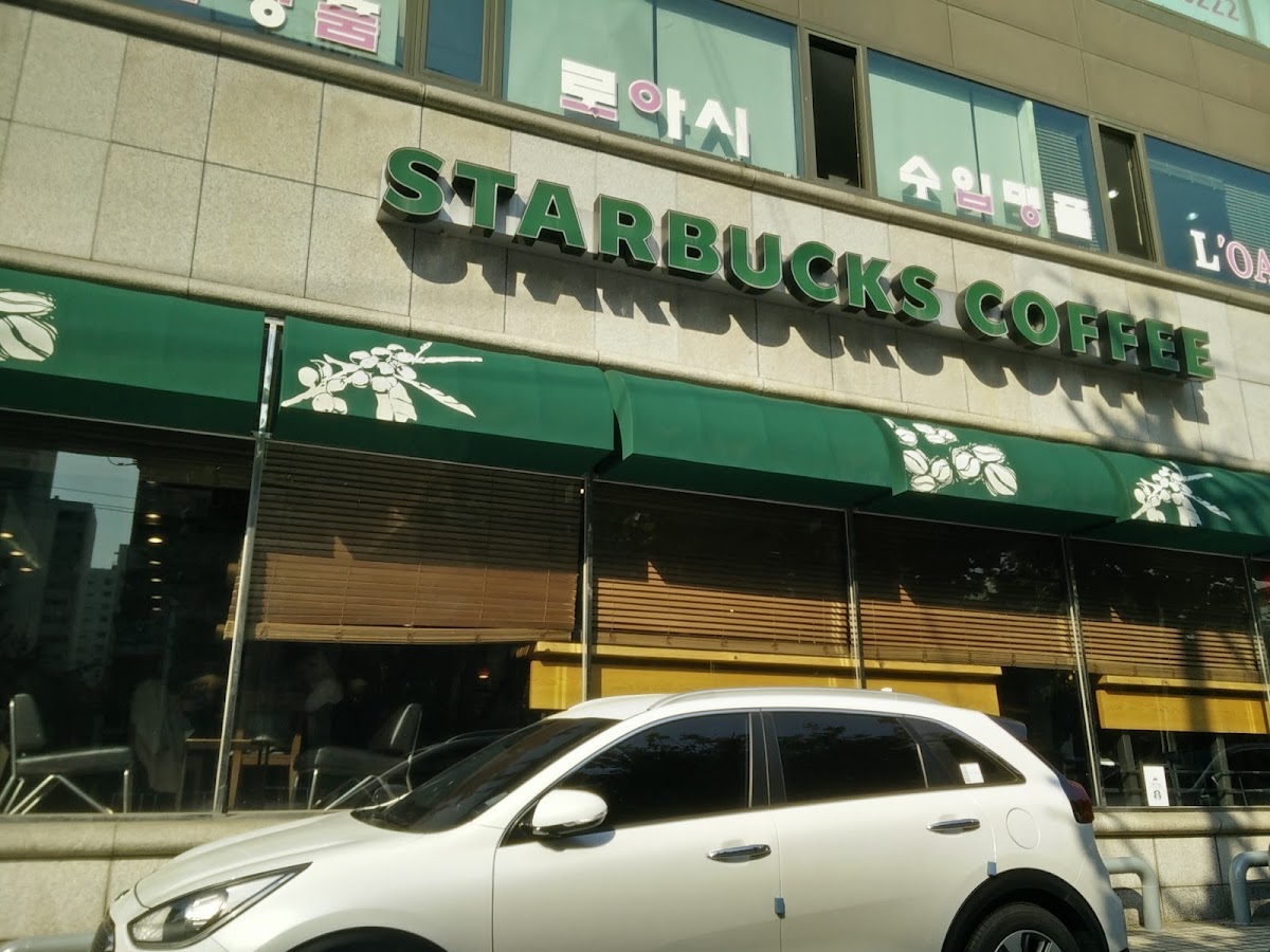 Starbucks Yeoksam Lucky
