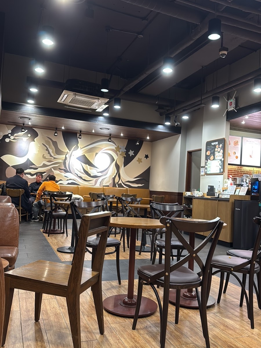Starbucks Yeoksam Lucky Photos 2