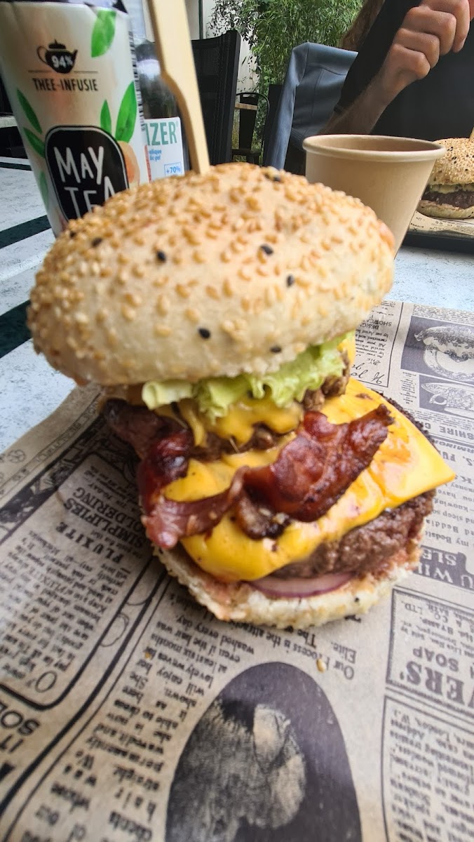 Starling Burgers Krutenau Photos 9