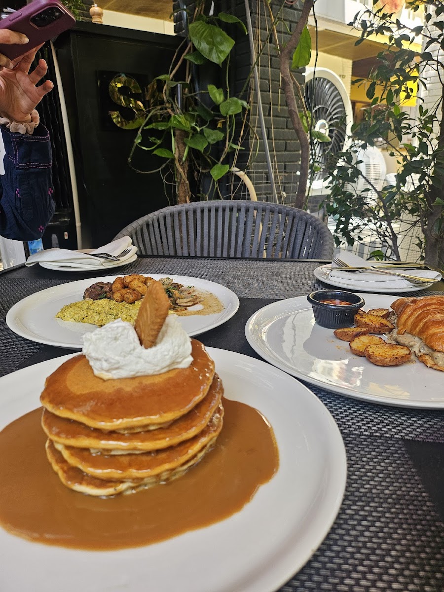 Street 1 Cafe Photos 2