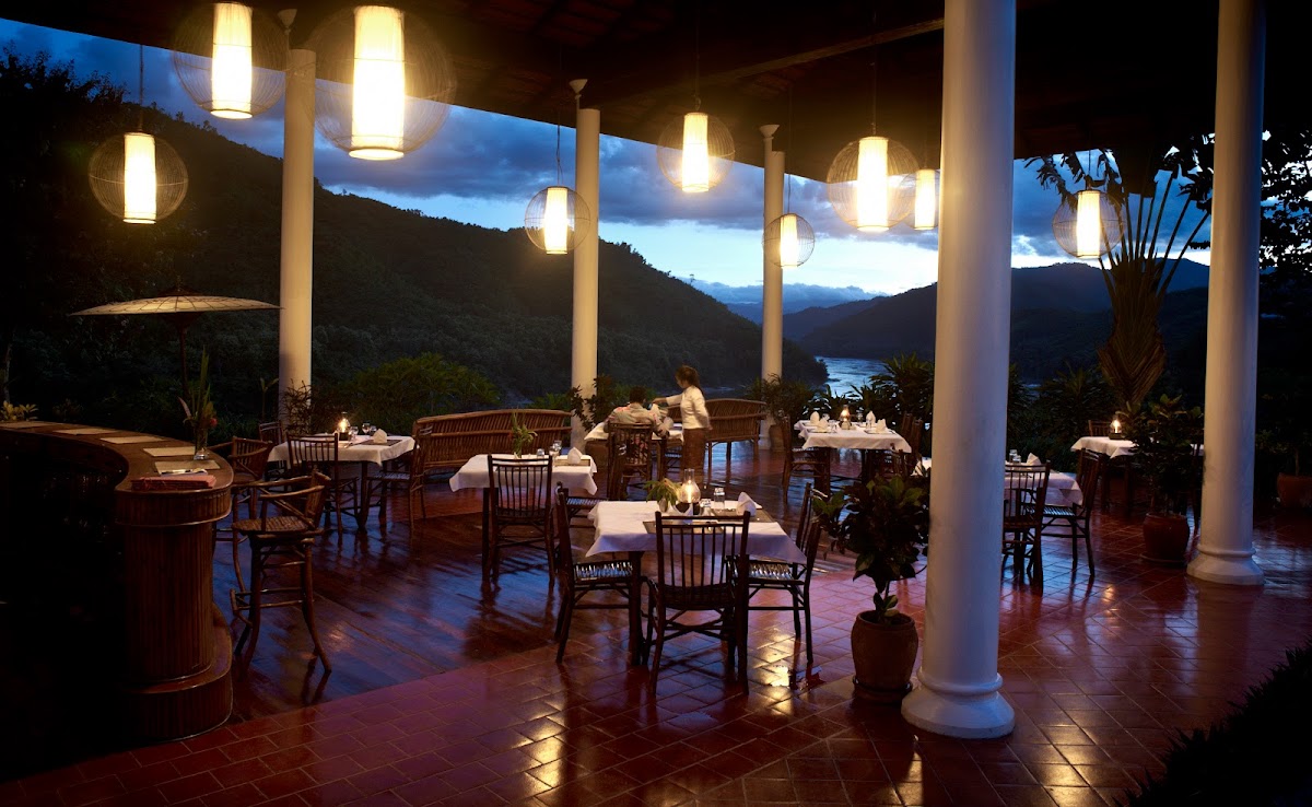Sunset Bar & Restaurant