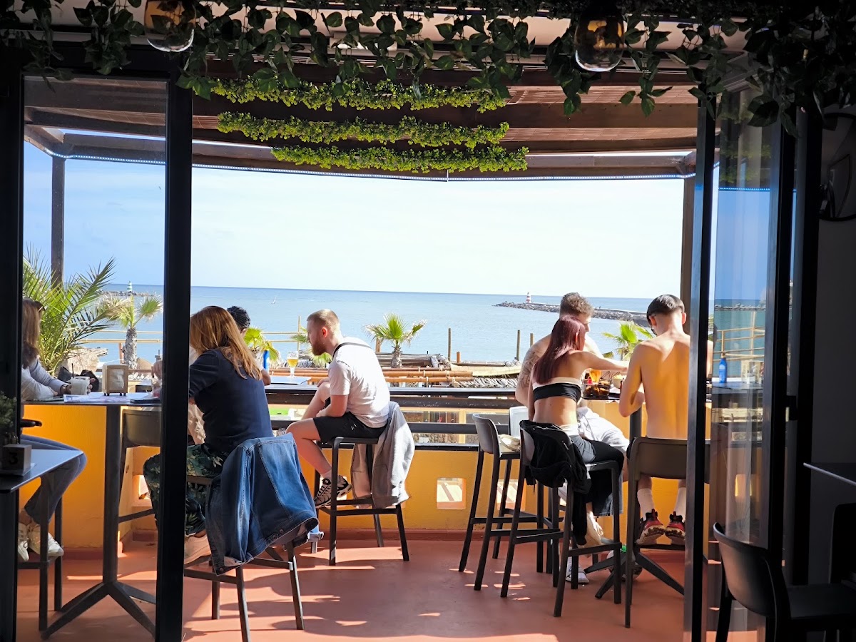 Sunset Plaza Marina