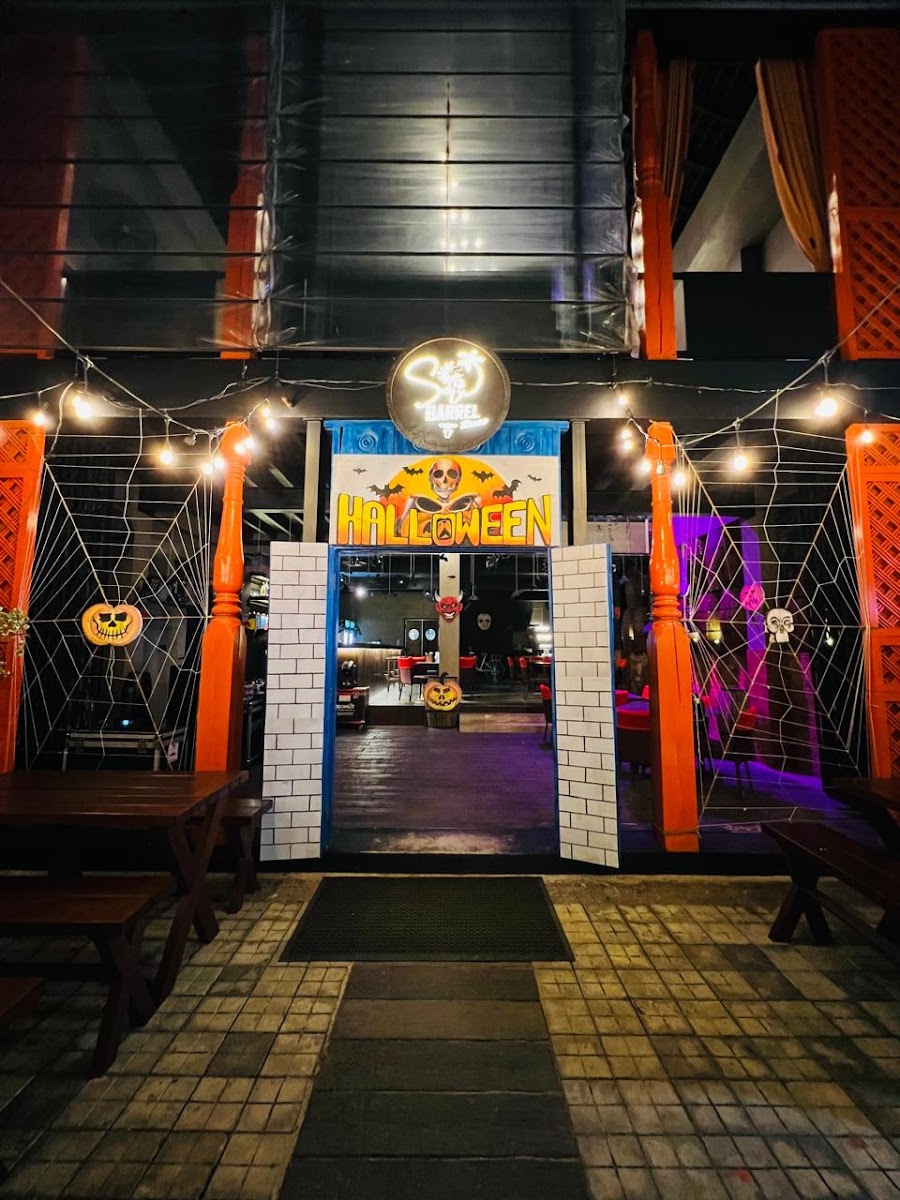 Suri Barrel House Negombo
