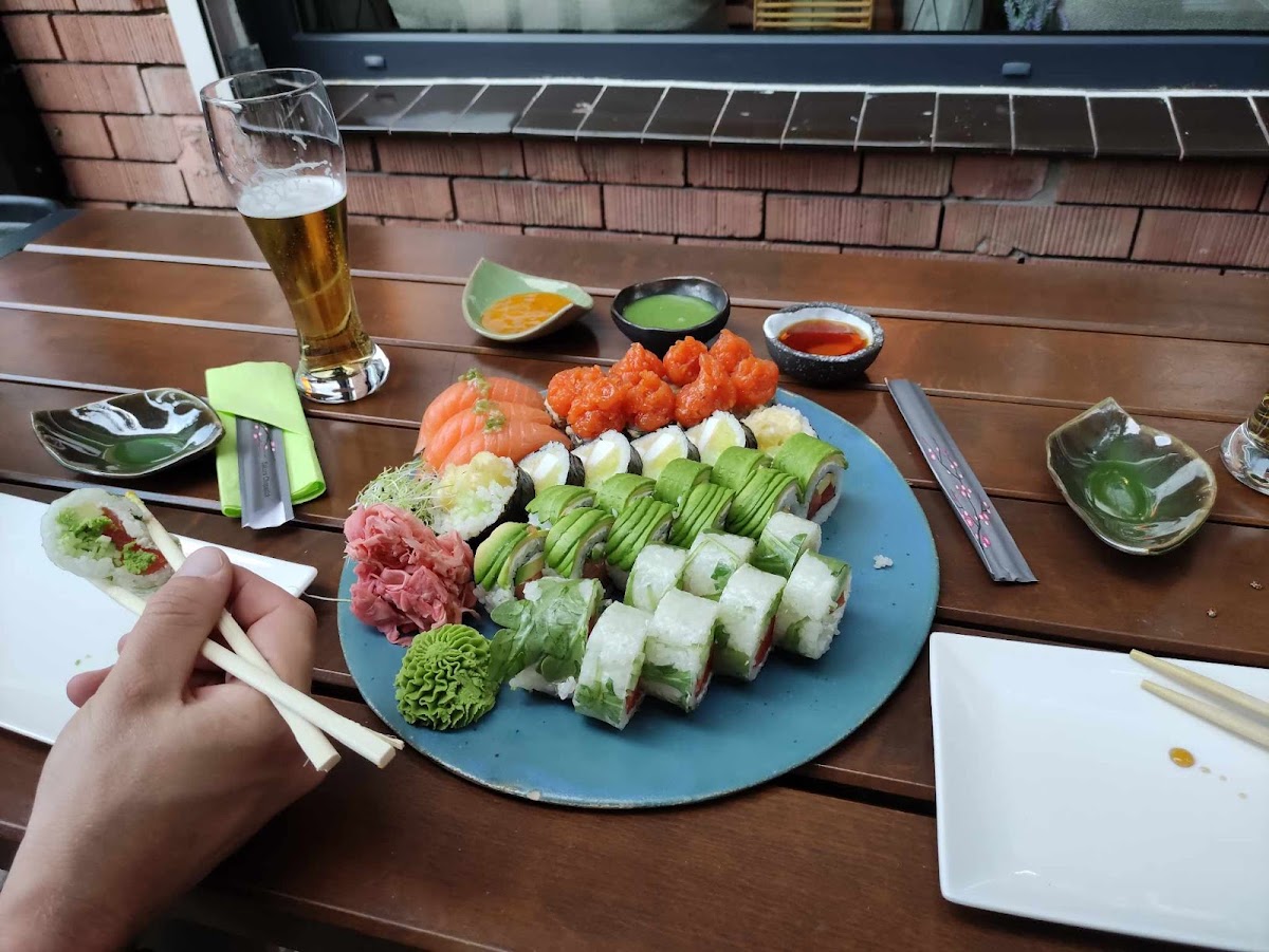 Sushiroll Bistro Photos 9