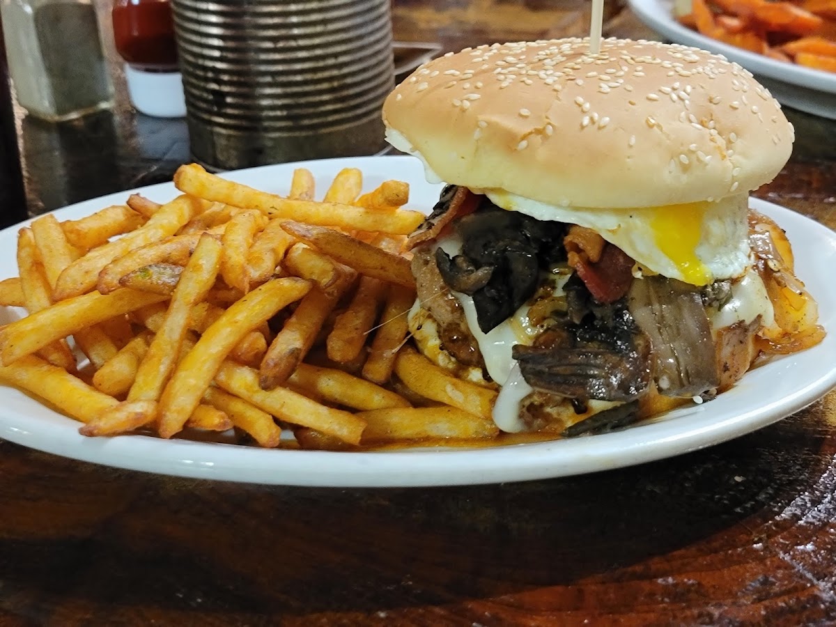 Swamp Monster Restaurant Photos 9