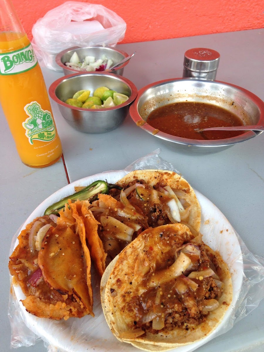 Tacos De Barbacoa 'el Güero'