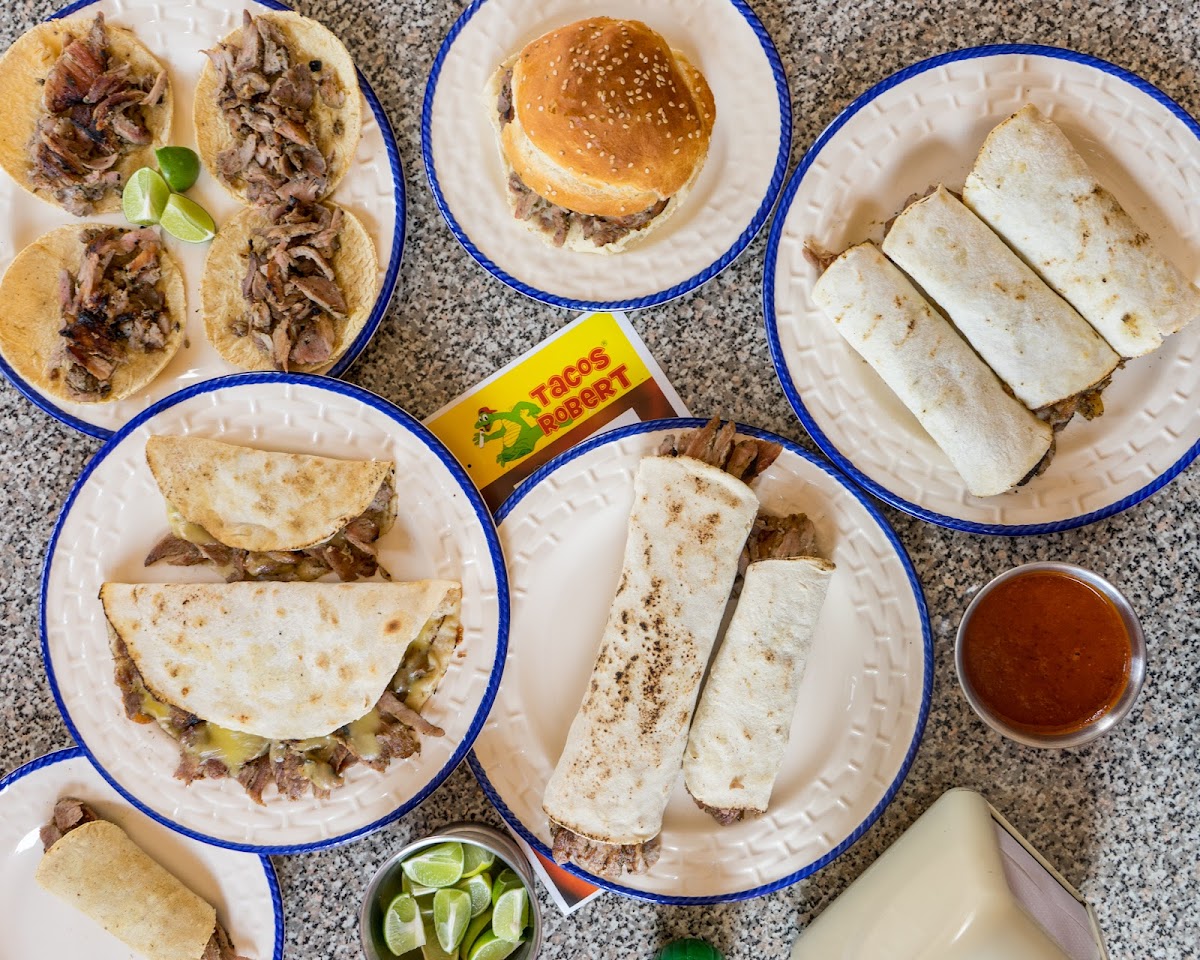 Tacos Robert La Pirámide Photos 9