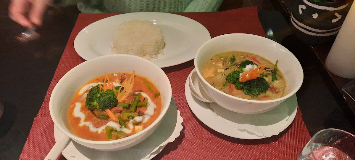 Tamnansiam Thai Restaurant Photos 9