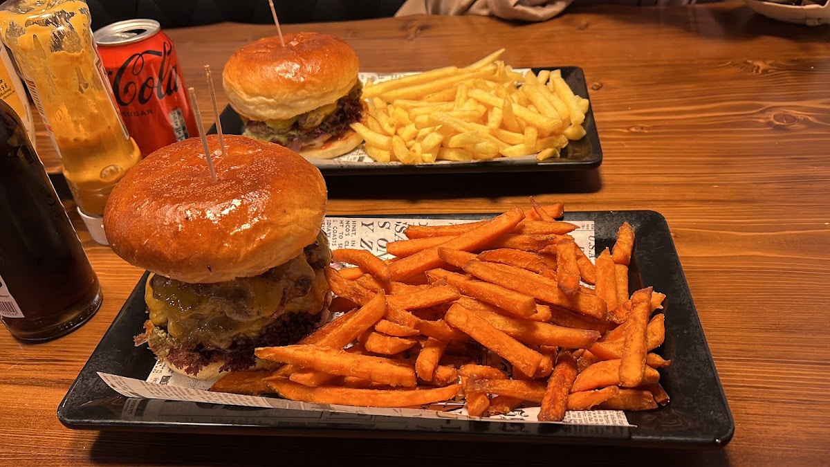 Tayyeb Burger Photos 9