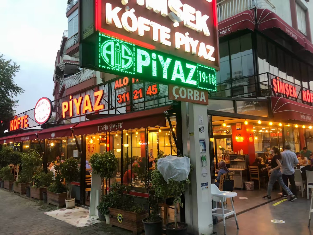 Tevfik Şimşek Şimşek Köfte Piyaz
