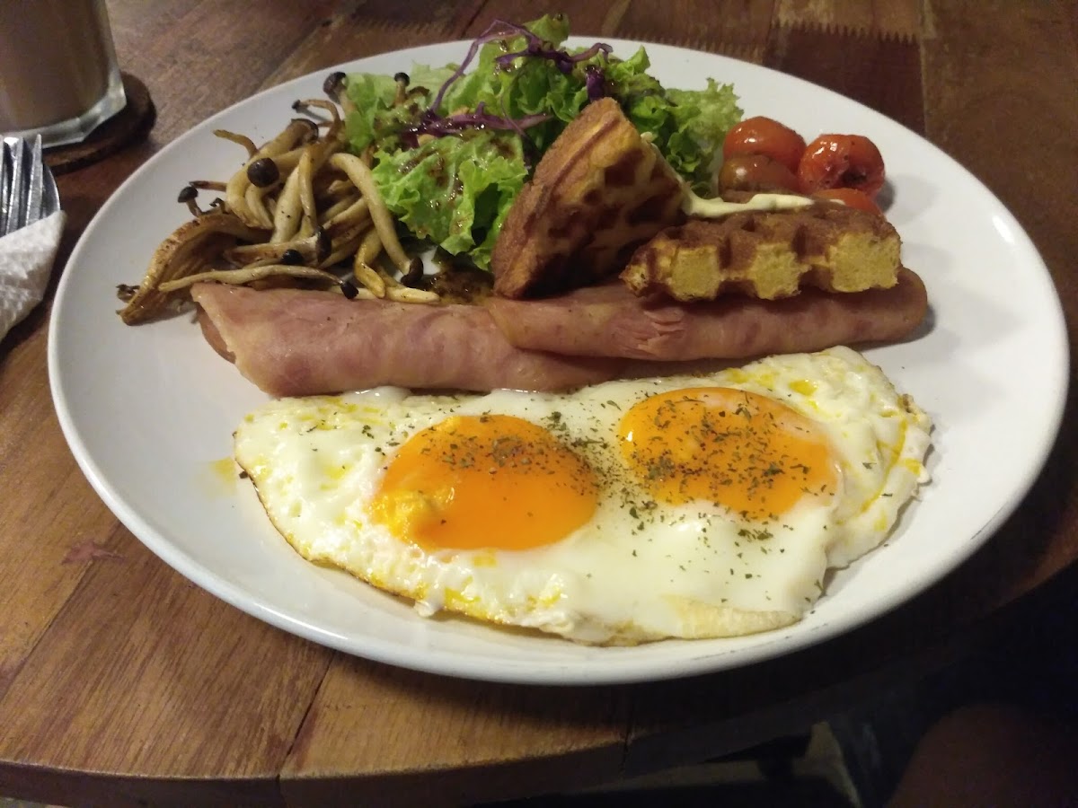 The Coffeeholic Photos 9