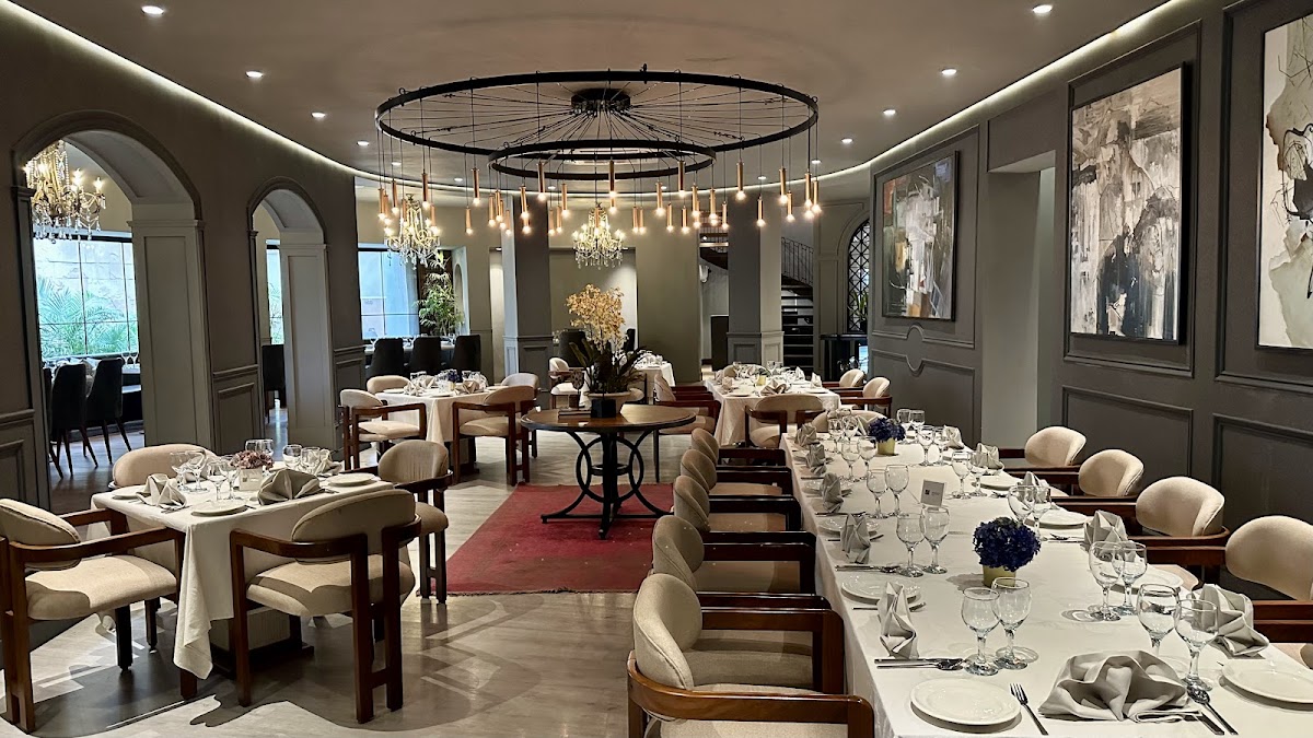 The Dynasty Restaurant & Banquets