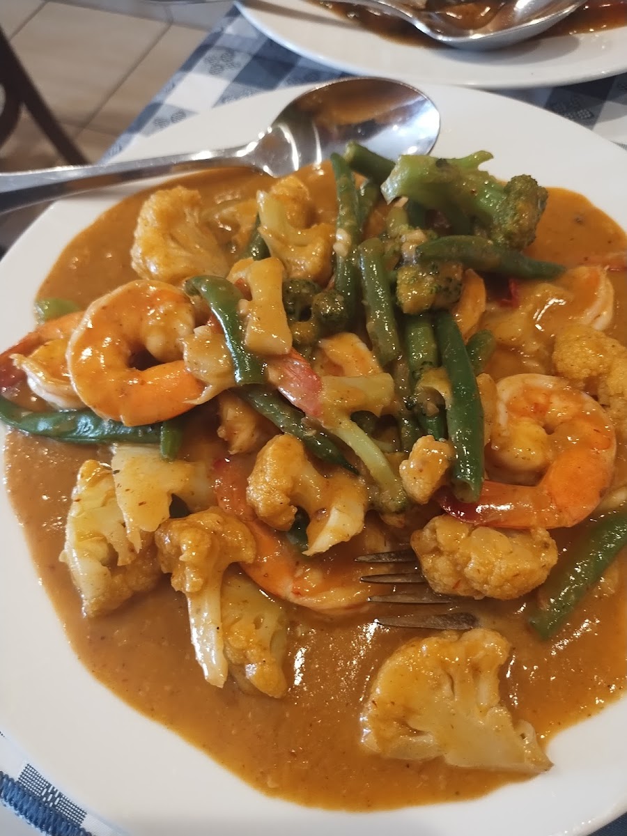 The Golden Damrei Restaurant Photos 2