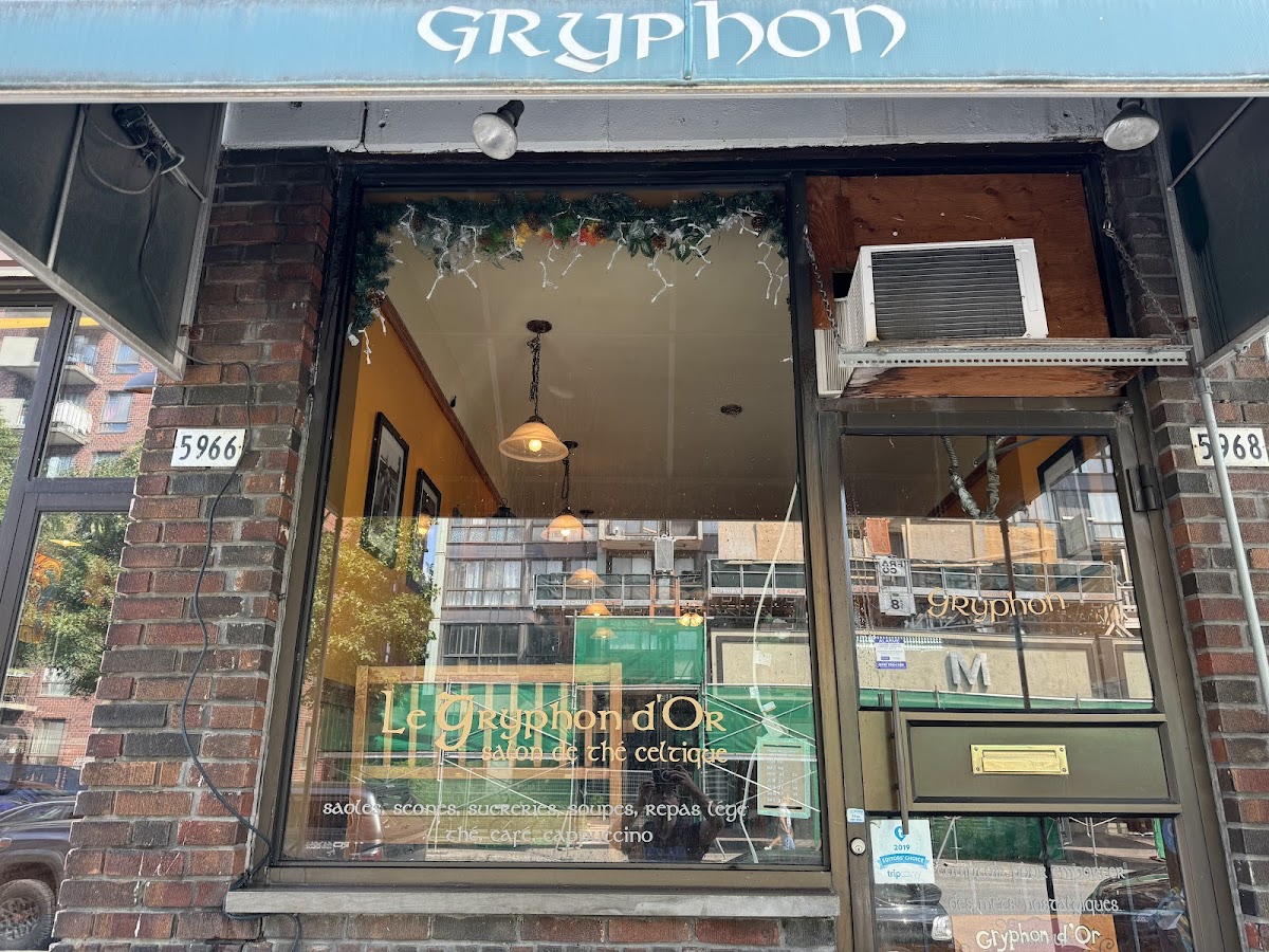 The Gryphon D'or Tea Room