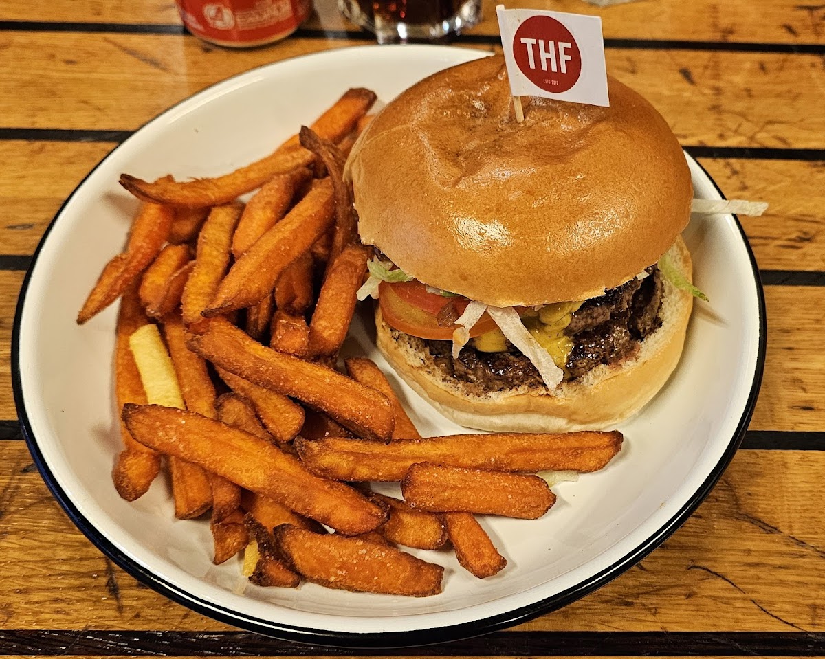 The Hamburger Foundation - Pâquis Photos 9
